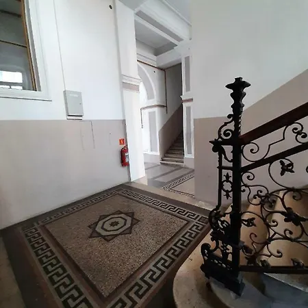 Gallery *